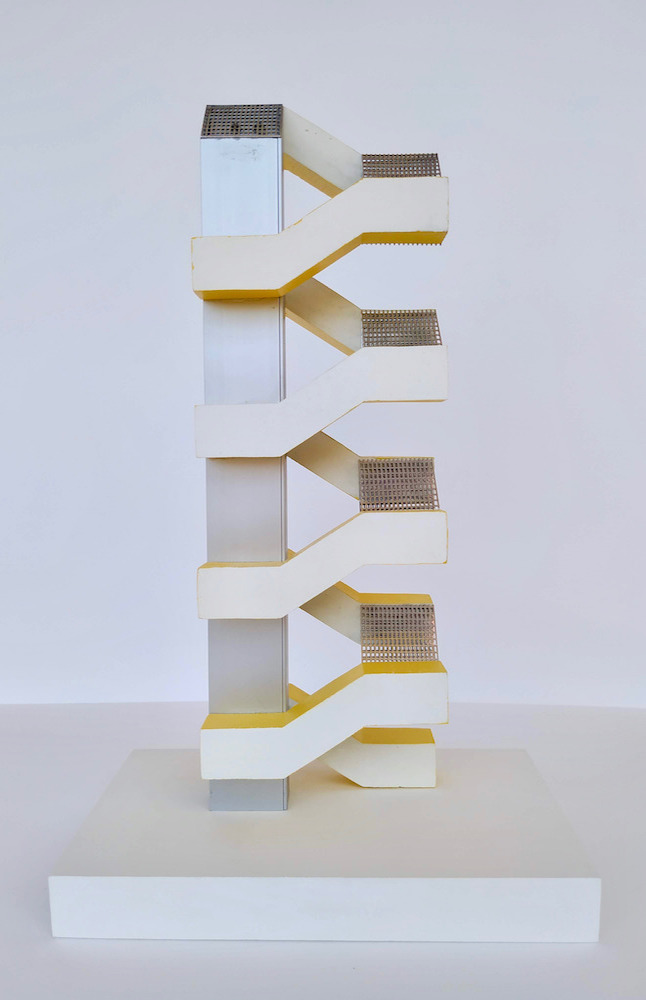 Escalera V23 AC
